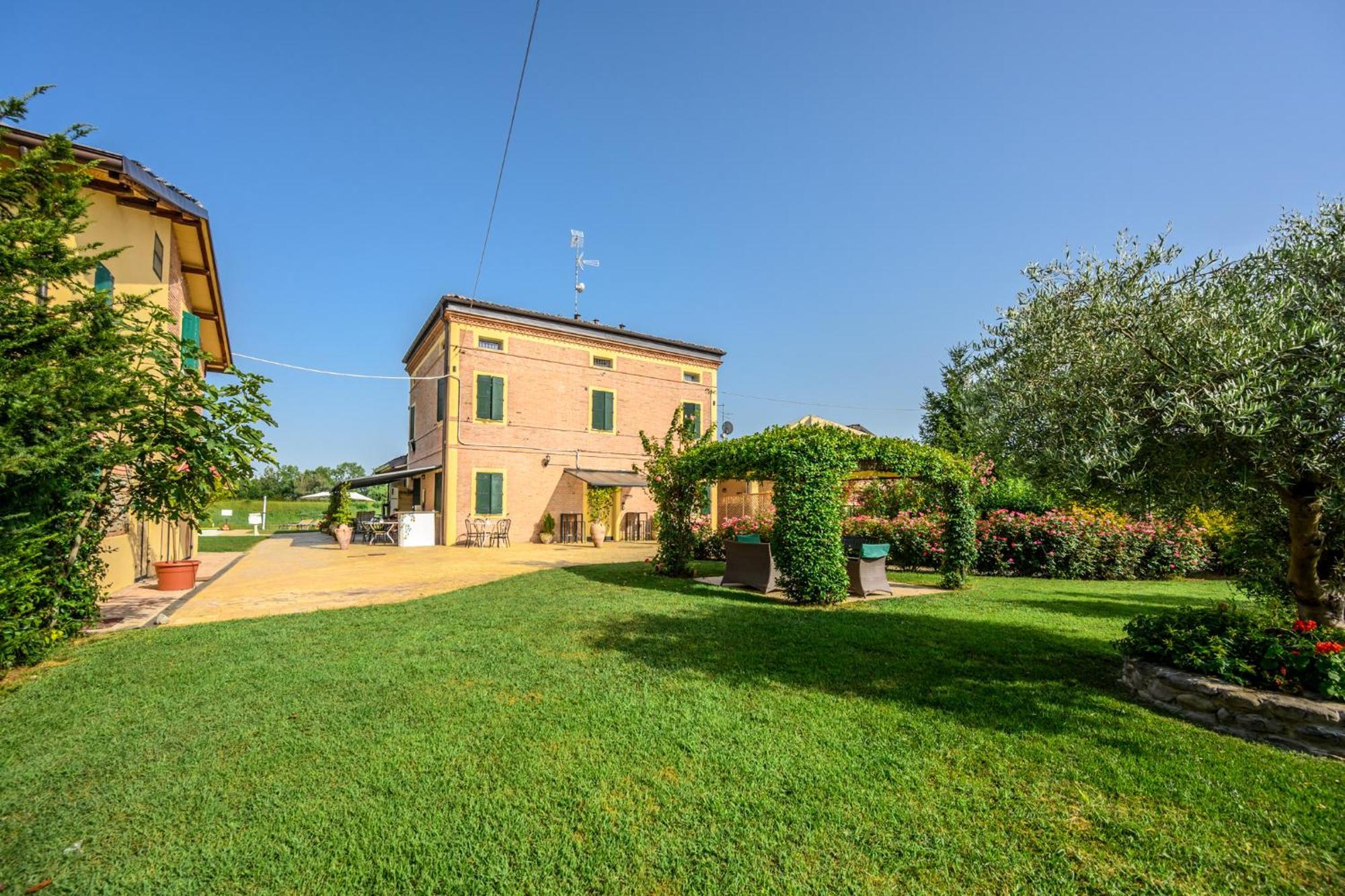 La Casa Di Valeria - Modena Bed & Breakfast Exterior photo